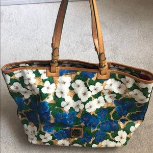 Dooney & Bourke Bag
